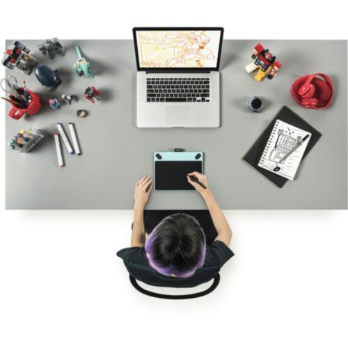 Wacom Intuos Comic Pen & Touch Small Tablet Wacom Intuos Comic Pen & Touch Small Tablet