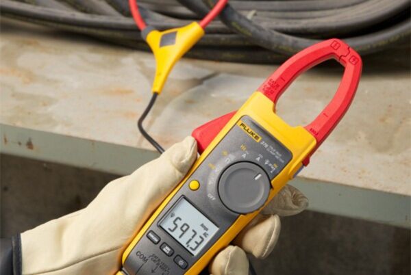 Fluke 376 True-RMS Clamp Meter Fluke 376 Fluke 376 True-RMS Clamp Meter Fluke 376