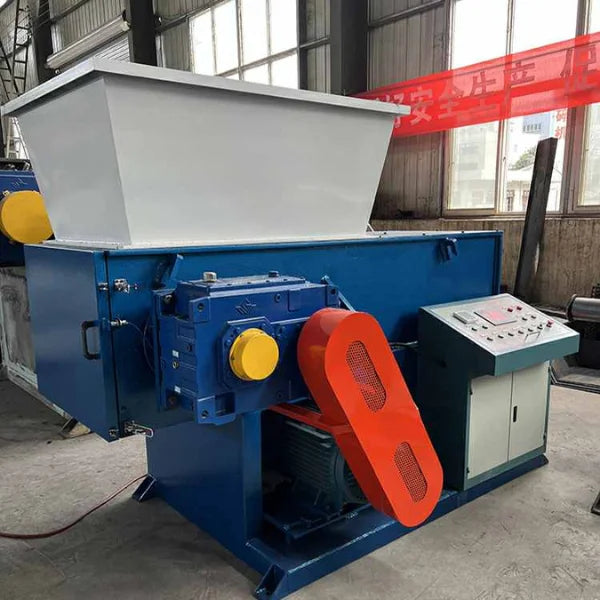 800 Single Shaft Shredder with 1000mm Feed Size, 45KW Motor & 800KG/H Output 800 Single Shaft Shredder with 1000mm Feed Size, 45KW Motor & 800KG/H Output
