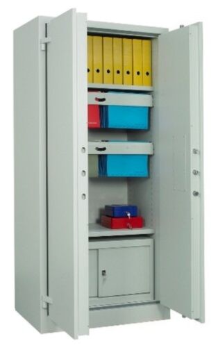 CHUBB SIZE 640 WITH 4 SHELVES FIRE RESISTANT ARCHIVE CABINET, KEY LOCK CHUBB SIZE 640 WITH 4 SHELVES FIRE RESISTANT ARCHIVE CABINET, KEY LOCK