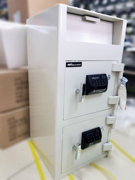 EAGLE S-782EK TWIN DOOR DEPOSITORY SAFE (DIGITAL + KEY LOCK) EAGLE S-782EK TWIN DOOR DEPOSITORY SAFE (DIGITAL + KEY LOCK)