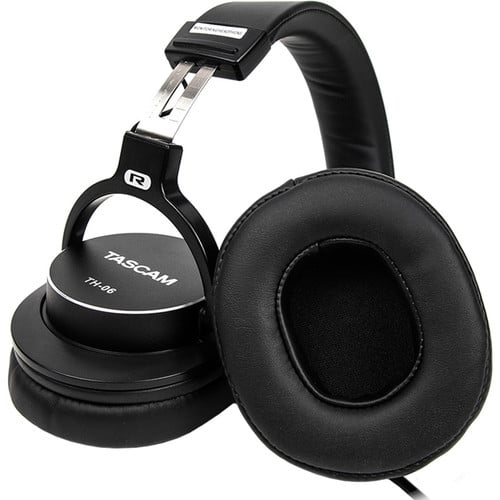 Tascam TH-06 Bass XL Monitoring Headphones Tascam TH-06 Bass XL Monitoring Headphones