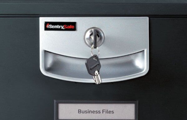 SENTRY U2101 FIRE-RESISTANT STACKABLE FILE SAFE SECURED BY KEYLOCK SENTRY U2101 FIRE-RESISTANT STACKABLE FILE SAFE SECURED BY KEYLOCK