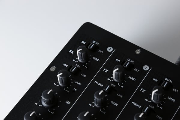 Allen & Heath XONE-PX5 4+1 DJ Mixer with Soundcard Allen & Heath XONE-PX5 4+1 DJ Mixer with Soundcard