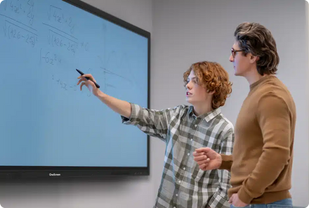 OneScreen Touchscreen T7 Education 105 interactive flat panel