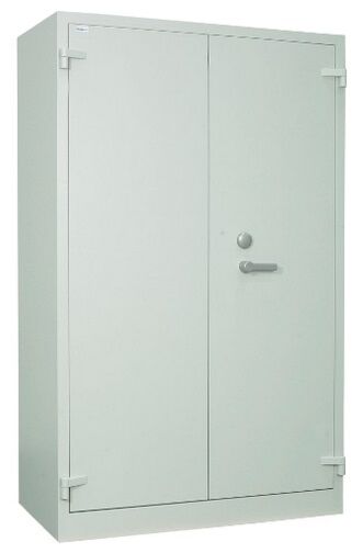CHUBB SIZE 880 WITH 4 SHELVES ARCHIVE CABINET, KEY LOCK